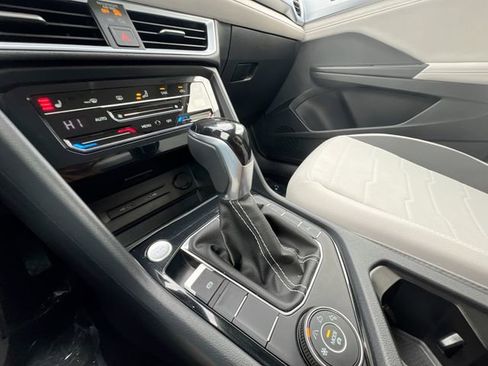 Used 2025 Volkswagen Taos SE image 19