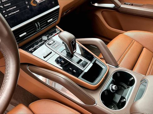 Used 2023 Porsche Cayenne Turbo image 16