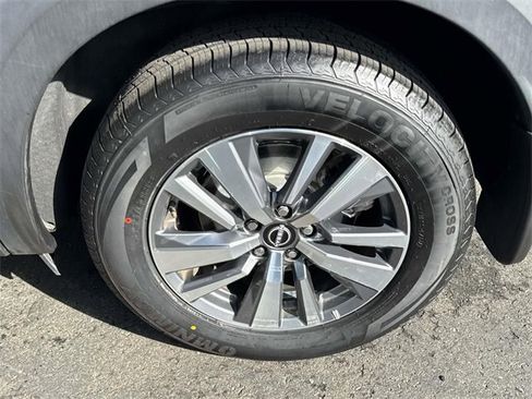 Certified 2024 Nissan Pathfinder SL image 31