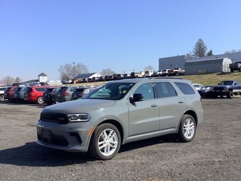 Certified 2025 Dodge Durango GT image 9