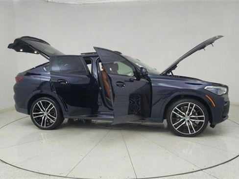 Used 2022 BMW X6 xDrive40i w/ Executive Package image 74