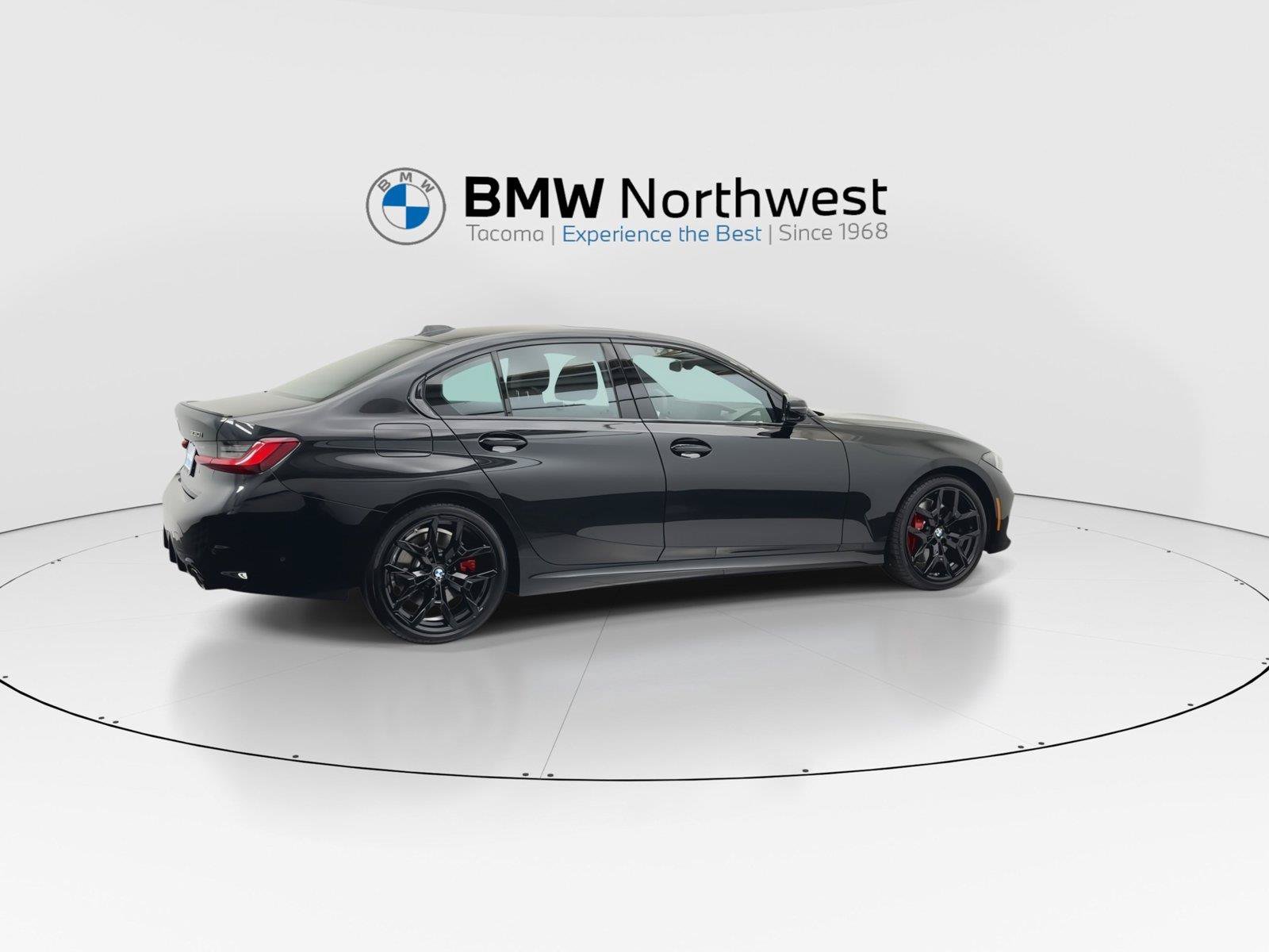Used 2026 BMW 330i Sedan w/ M Sport Package RWD image 4