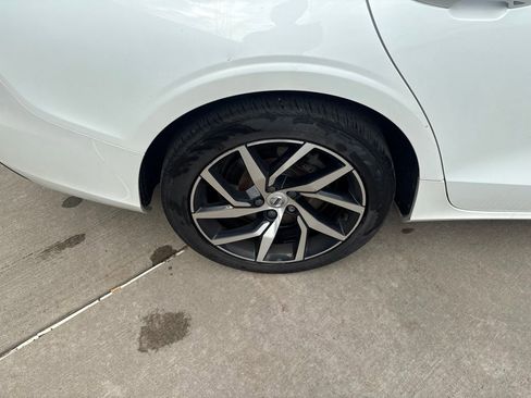 Used 2019 Volvo S60 T6 Momentum w/ Premium Package AWD/4WD image 12