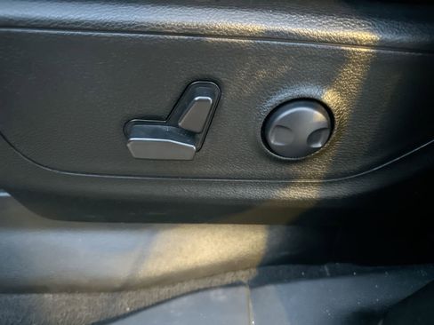 Used 2025 RAM 1500 Lone Star image 12