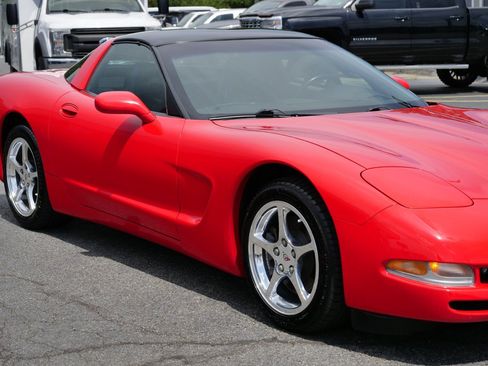 Used 2002 Chevrolet Corvette Coupe w/ Preferred Equipment Group2 RWD image 45