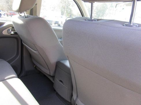 Used 2019 Nissan Frontier SV image 32