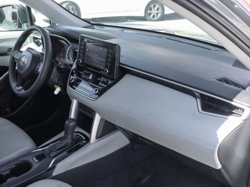 Used 2022 Toyota Corolla Cross L image 36