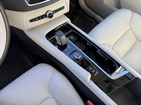 Certified 2024 Volvo XC90 B5 Core w/ Protection Package Premier image 29