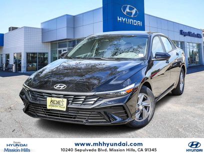 New 2025 Hyundai Elantra SE