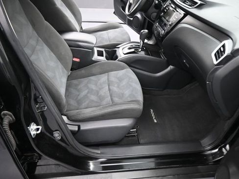 Used 2016 Nissan Rogue SV image 46