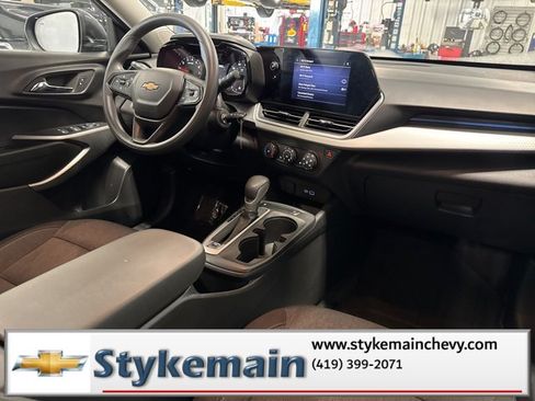 Used 2024 Chevrolet Trax LS w/ LS Convenience Package image 15