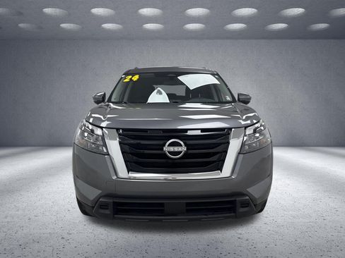 Used 2024 Nissan Pathfinder SV FWD image 8