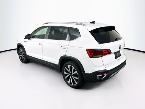 Used 2023 Volkswagen Taos SE FWD image 5