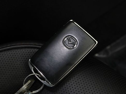 Used 2021 MAZDA MAZDA3 s image 30