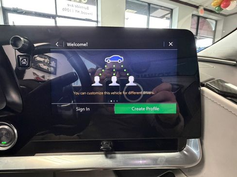 Used 2024 Chevrolet Corvette Stingray Premium Conv w/ 3LT image 75