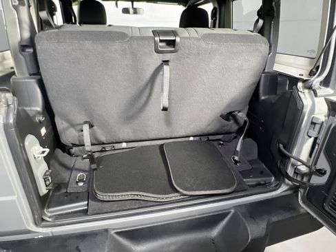 Used 2023 Jeep Wrangler Willys image 23