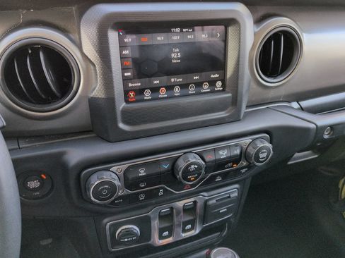 Used 2023 Jeep Wrangler Sport AWD/4WD image 16