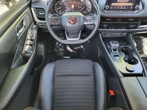 Certified 2025 Nissan Rogue SV AWD/4WD image 20