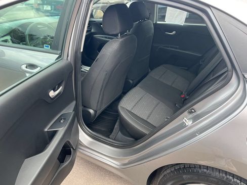 Used 2022 Kia Rio S FWD image 18