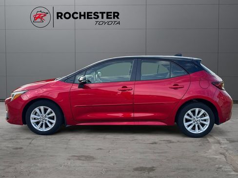 Used 2023 Toyota Corolla SE w/ SE Premium Package FWD image 2