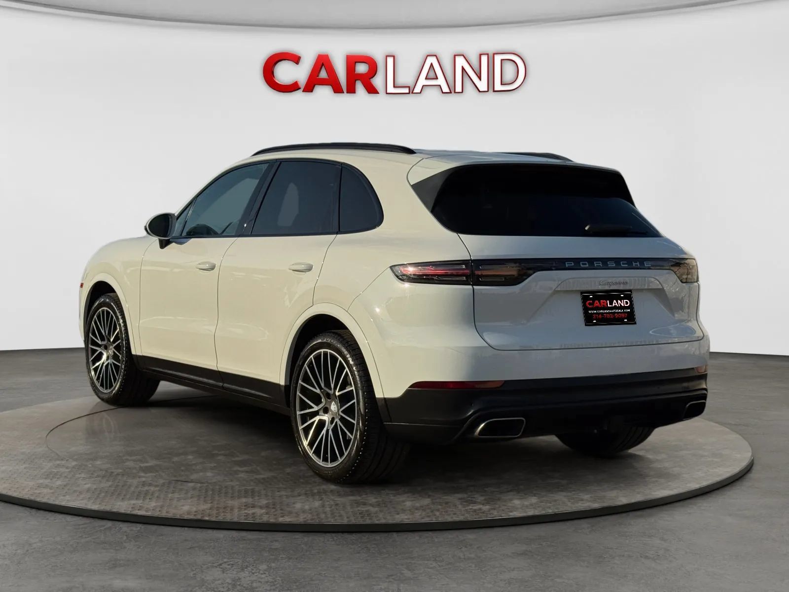 Used 2019 Porsche Cayenne AWD/4WD image 4