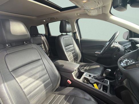 Used 2017 Ford Escape Titanium w/ Equipment Group 301A AWD/4WD image 28