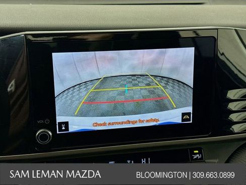 Used 2025 Toyota Camry SE image 13