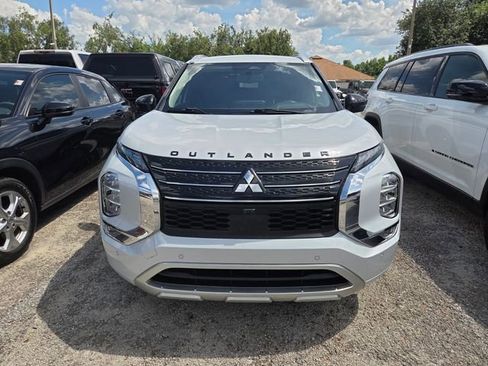 Used 2024 Mitsubishi Outlander SEL FWD image 2