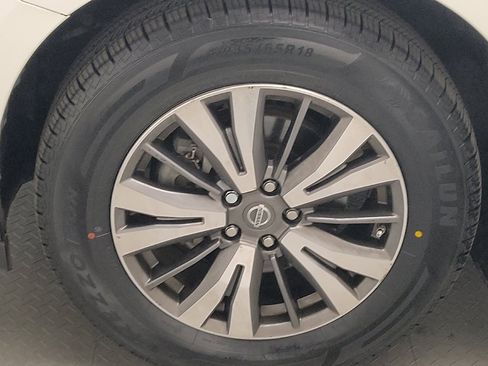 Used 2017 Nissan Pathfinder SL w/ SL Tech Package image 31