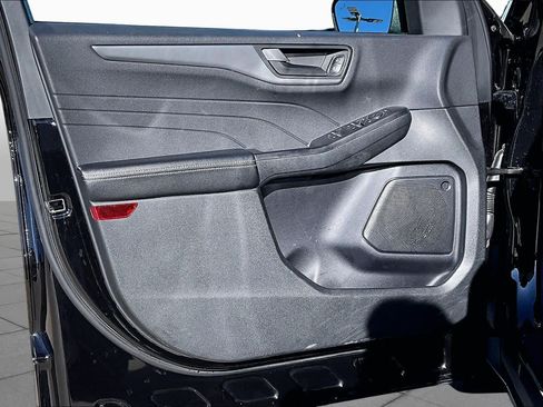 Used 2025 Ford Escape Active AWD/4WD image 39