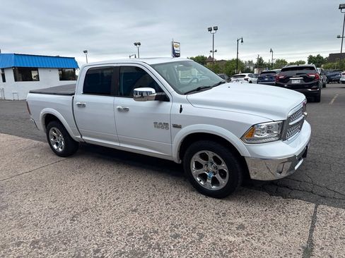 Used 2017 RAM 1500 Laramie w/ Convenience Group AWD/4WD image 6
