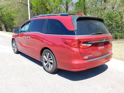 Used 2023 Honda Odyssey Touring image 3