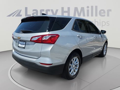 Used 2019 Chevrolet Equinox LS FWD image 5