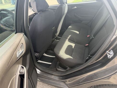 Used 2016 Ford Focus SE FWD image 14