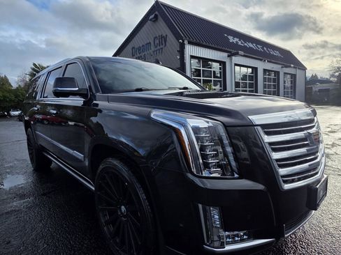 Used 2019 Cadillac Escalade ESV Platinum image 3