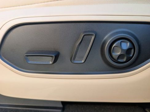 New 2025 Jeep Grand Cherokee Limited w/ Luxury Tech Group II image 16