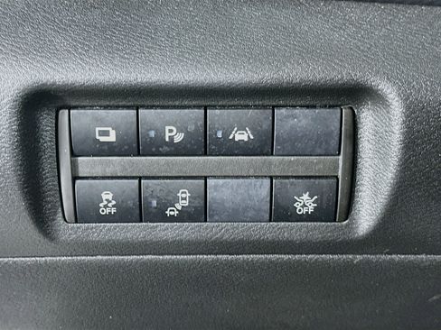 Used 2021 Nissan Kicks S FWD image 16