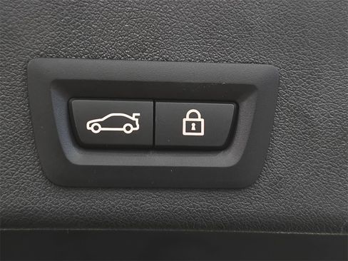 Used 2023 BMW X6 xDrive40i w/ Executive Package image 29