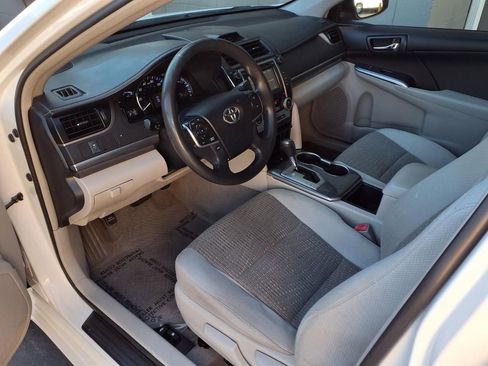 Used 2013 Toyota Camry LE image 14