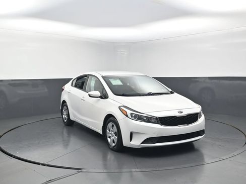 Used 2018 Kia Forte LX w/ LX Popular Package FWD image 4