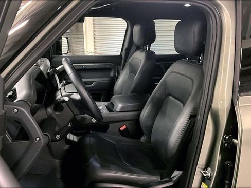 Certified 2025 Land Rover Defender 130 X-Dynamic SE AWD/4WD image 15