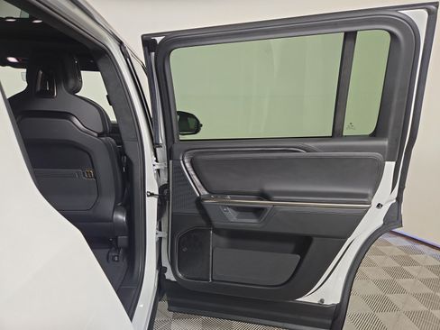 Used 2025 Rivian R1S Adventure AWD/4WD image 19