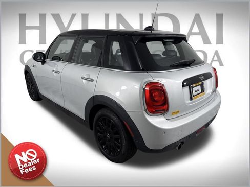 Used 2019 MINI Cooper 4-Door Hardtop image 6