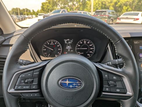 Used 2025 Subaru Outback Premium AWD/4WD image 27