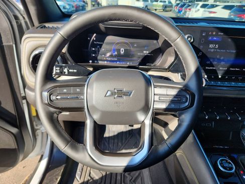 Used 2023 Chevrolet Colorado ZR2 w/ ZR2 Convenience Package III image 17