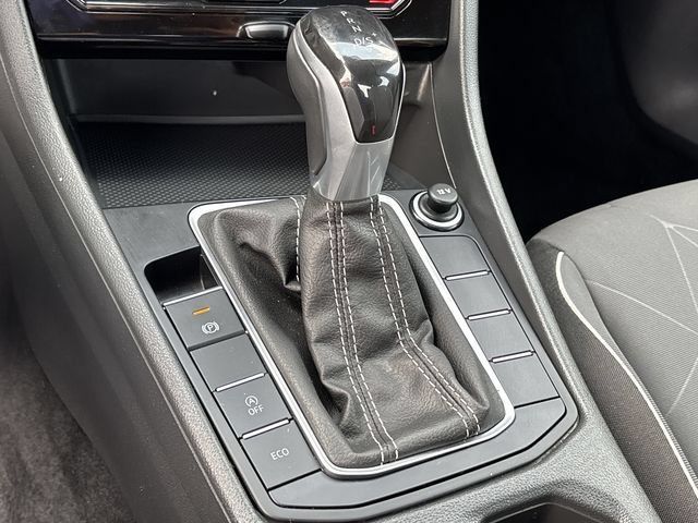 Used 2025 Volkswagen Jetta Sport FWD image 25