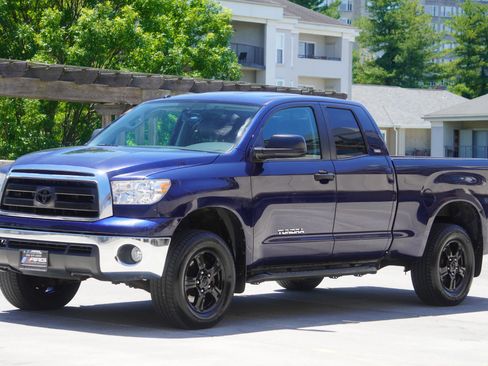 Used 2011 Toyota Tundra 4x4 Double Cab w/ TRD Off-Road Pkg image 8
