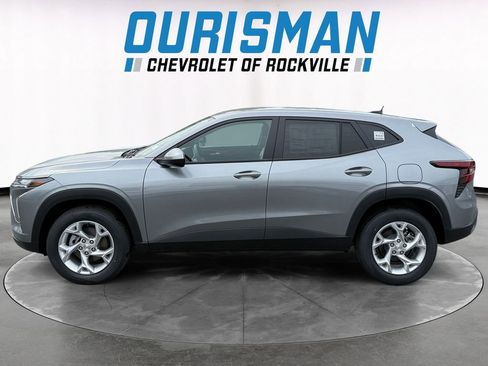 New 2026 Chevrolet Trax LS w/ LS Convenience Package FWD image 3