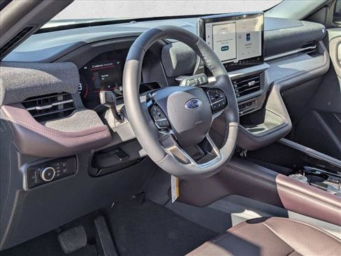 New 2026 Ford Explorer Platinum image 3
