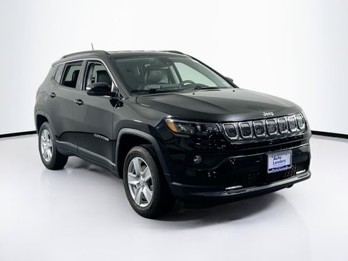 Used 2022 Jeep Compass Latitude AWD/4WD image 3